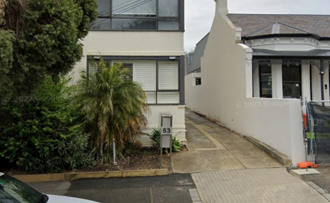 Close to MGC! Walk to the footy, Smith Street or Richmond.