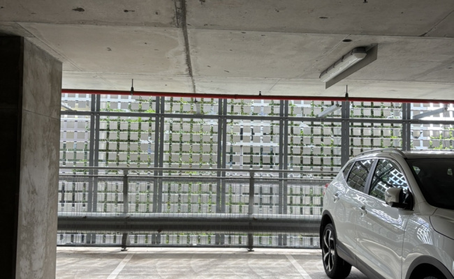 South Brisbane - Secure indoor Parking next to Train Station