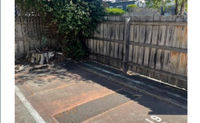 Balaclava - Safe Outdoor Car Park close to Ripponlea Station