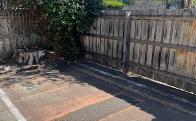 Balaclava - Safe Outdoor Car Park close to Ripponlea Station