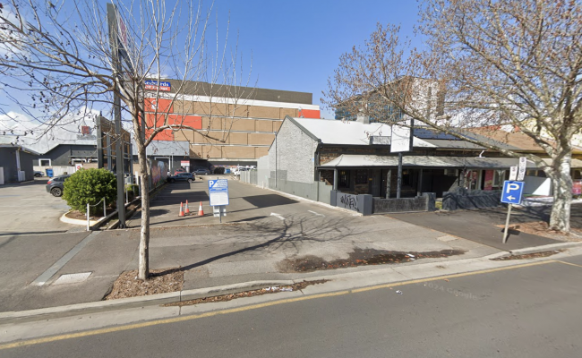 Unreserved Parking on Grote St