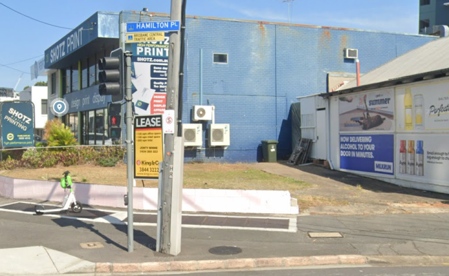 Prime Bowen Hills Parking - Close to Train Station