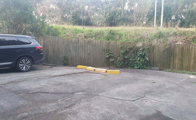 Great Parking Spot near Artarmon Station, 5min walk