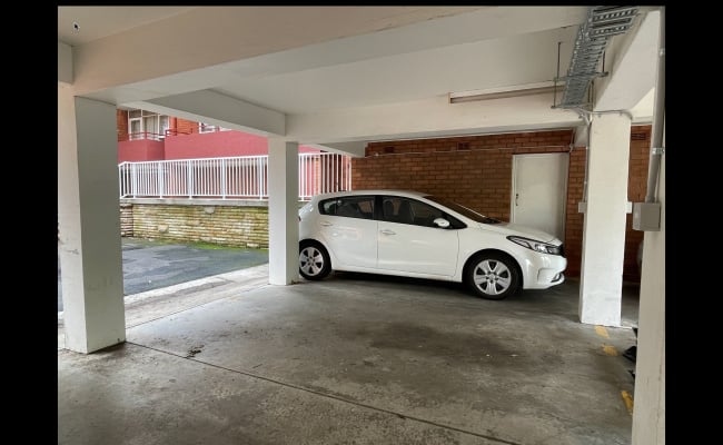 Great Parking Spot near Artarmon Station, 7 minutes walk