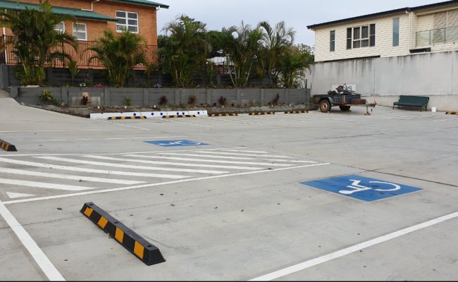 parking (Mon-Fri 6am-8pm parking only)