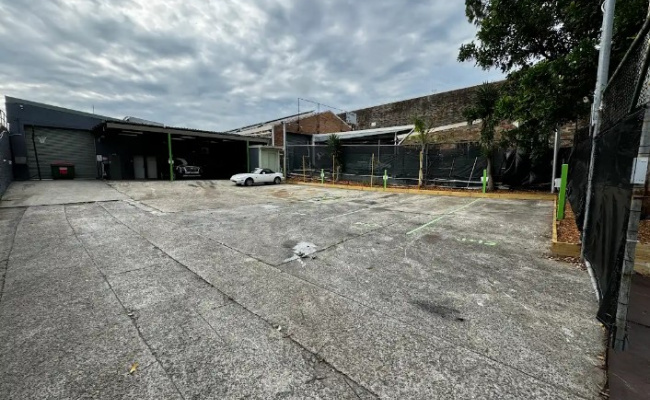 Brookvale - Secure Parking near Pittwater Rd