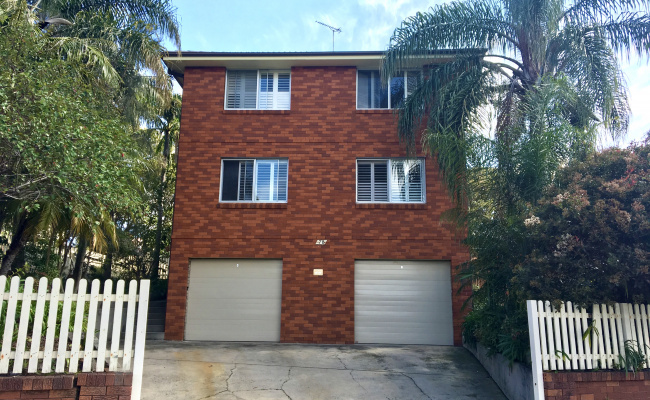Secure garage for rent in Freshwater.