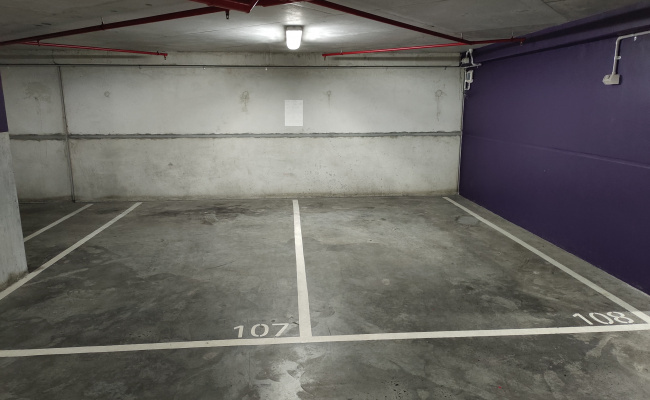 Parking for Rent in Docklands near tram stop