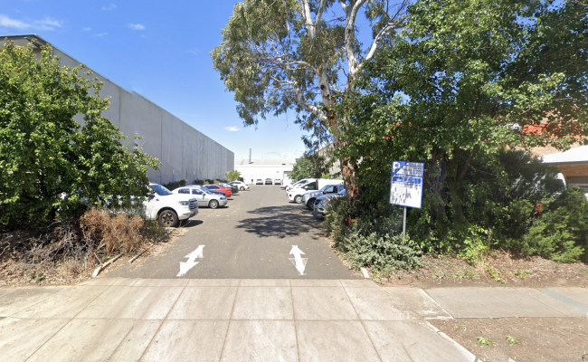 Unreserved Parking on Hardy's Rd