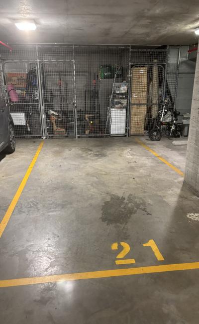 Secure parking in Pyrmont with street access to Harris Street