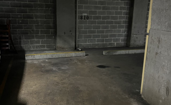 Convenient parking Lot in Pyrmont - Harris 1 Only for residents in the building
