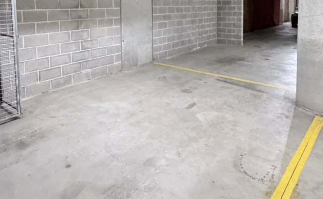 Best parking location in Ulitmo Private and secure