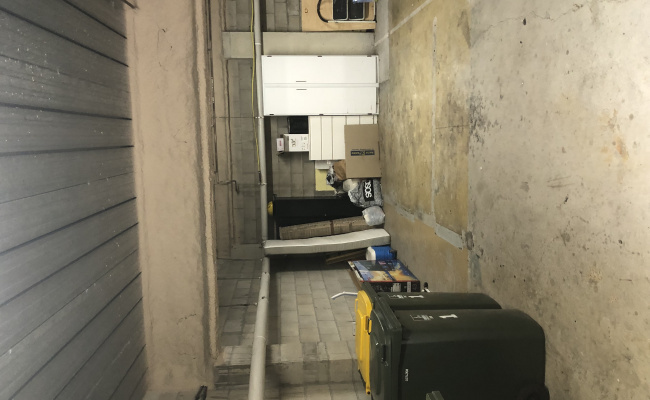 Great Spring Hill garage parking lot for rent