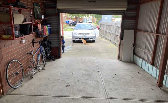 Great garage space for anything in Roxburgh Park