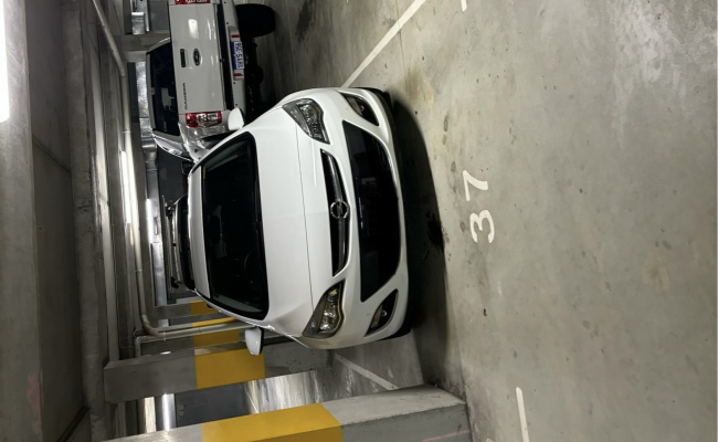Convenient HAY ST city parking by free bus route to city centre - remote access & CCTV