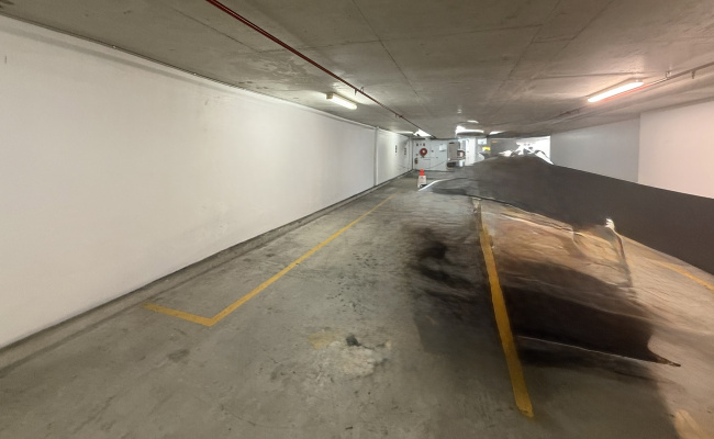 Great CBD Parking Space in Hershcel st