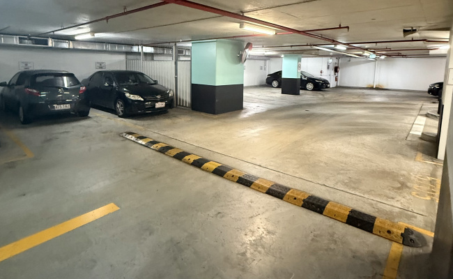 Great CBD Parking Space in Hershcel st