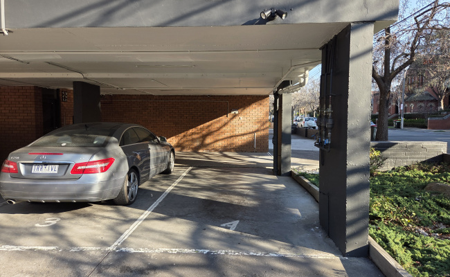 High St Covered Parking, Quick Access to Armadale Station and Number 6 Tram