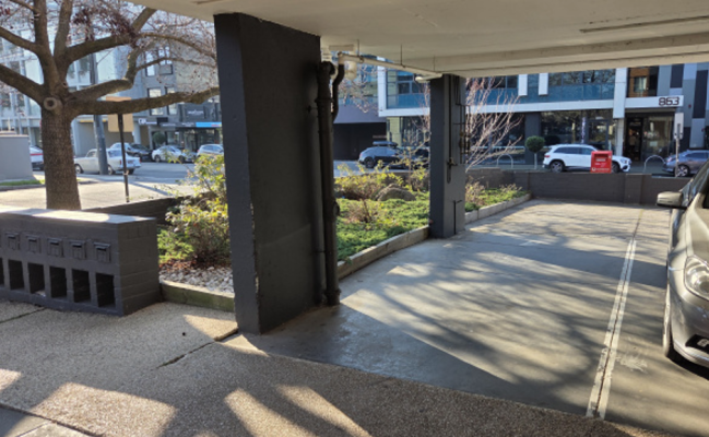 High St Covered Parking, Quick Access to Armadale Station and Number 6 Tram