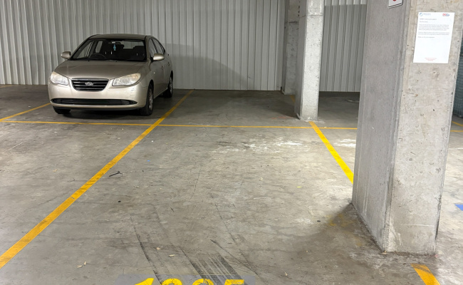 Secured Parking in Mascot (111 High St)