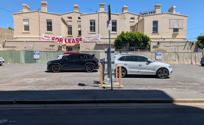 Unreserved Parking on Hindley St