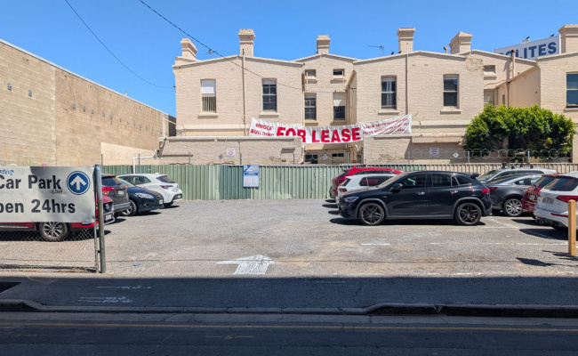 Unreserved Parking on Hindley St