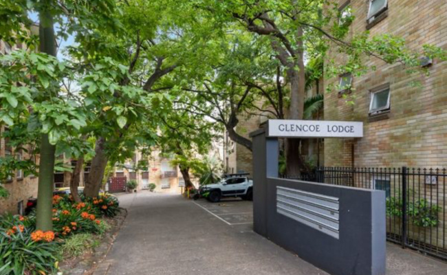 Off-Street Parking - Minutes from Oxford St & Five Ways