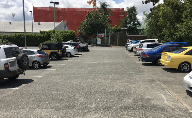 CHEAP PARKING IN CENTRAL WOOLLOONGABBA - 24/7 ACCESS, GUARANTEED BAY EVERY DAY!
