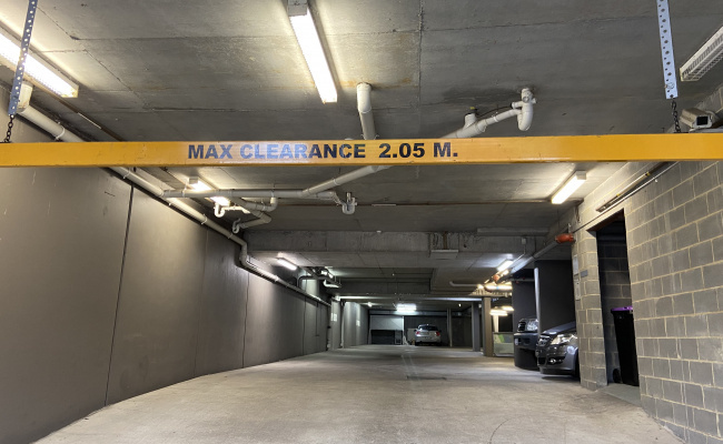 Indoor Parking - Central Richmond, Close to Trams incl Church St, 15min walk to Richmond Station.