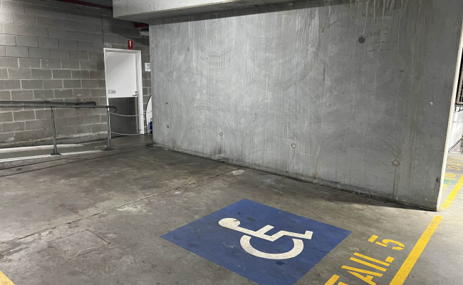 Zetland - Convenient 24/7 Secure Indoor Parking 100m from East Village
