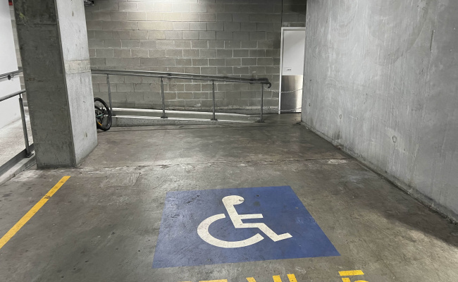 Zetland - Convenient 24/7 Secure Indoor Parking 100m from East Village