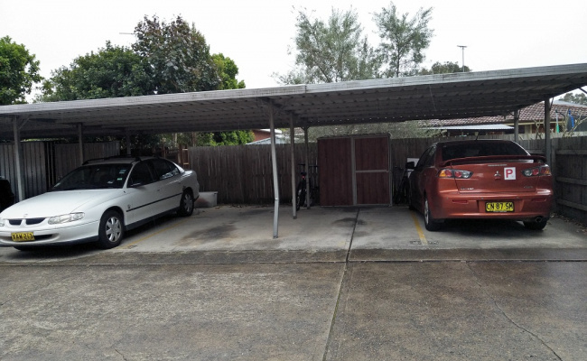 Dee Why - Carport Parking near Bus Station & Beach
