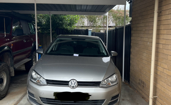 Glen Iris - Great Carport Parking Near Epworth Hospital and Gardener Train Station