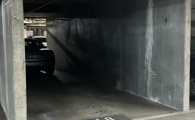 Amazing parking spot near Flagstaff Gardens
