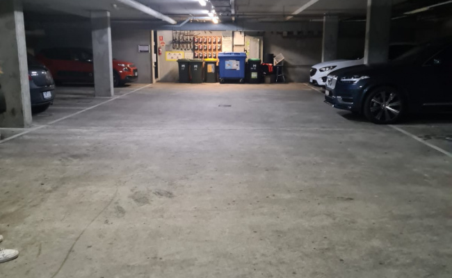 Secure Car Park - Flagstaff Gardens, Melbourne CBD