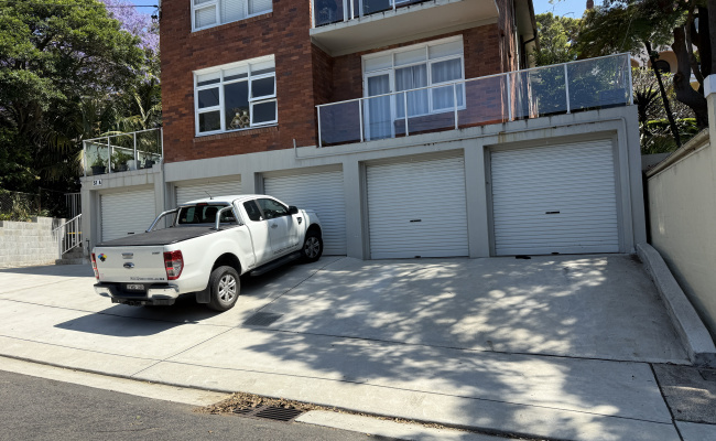 Awesome Parking Space in Manly. 5 min walk to the beach and 3 min walk to public transport.