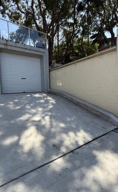 Awesome Parking Space in Manly. 5 min walk to the beach and 3 min walk to public transport.