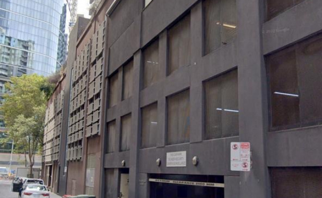 Prime undercover and secure car park in a strategic location!