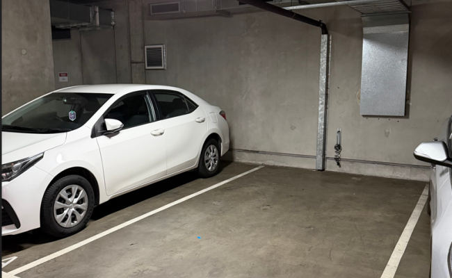 Secure/Undercover Parking Spot Available in Southbank, Near Public Transport/Crown