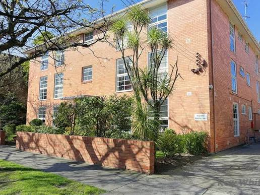 Covered Parking near Toorak Rd and Chapel Street (Como Park)