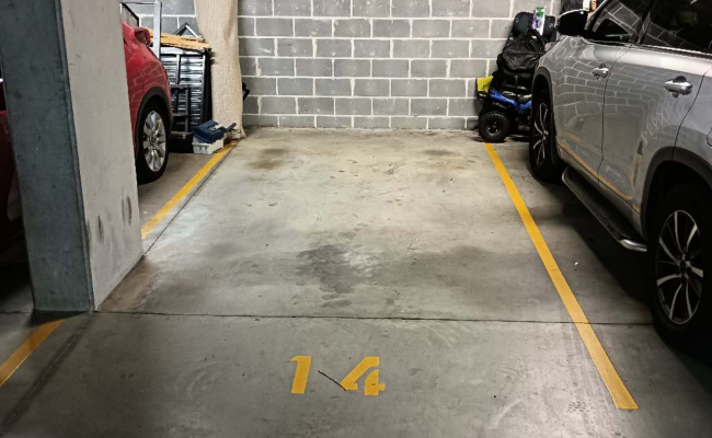 Secure parking space near St George Hospital