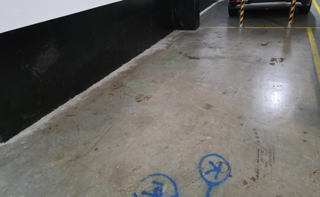 Long-term secure parking in Mascot Central with easy access to Mascot Station and bus to Airport