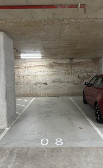 Great parking in CBD and very close to the Wynyard station. Same building as Sydney Skye Suiteshotel
