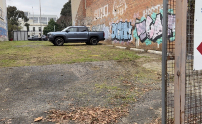 Outdoor Parking in West Melbourne near CBD