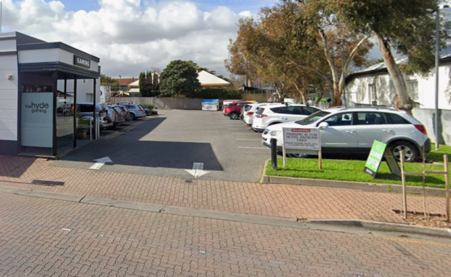 Unreserved Parking on King William Road