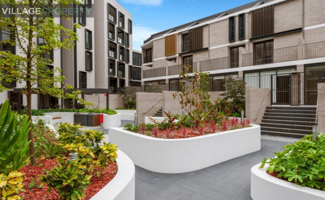 In the Reserve Complex Zetland, secure, undercover, modern - For Residents Only