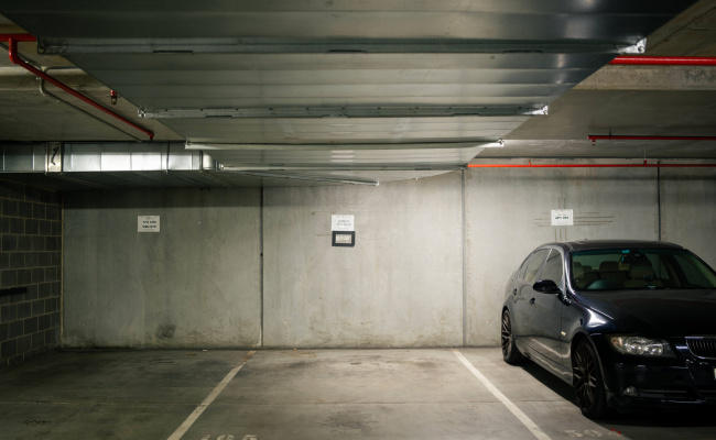 24 hr access parking space, heart of CBD, close to everything.