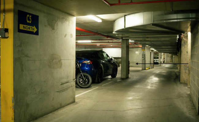 24 hr access parking space, heart of CBD, close to everything.