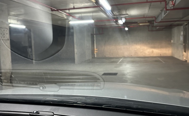 Reliable & Secure Parking near Carlton Gardens