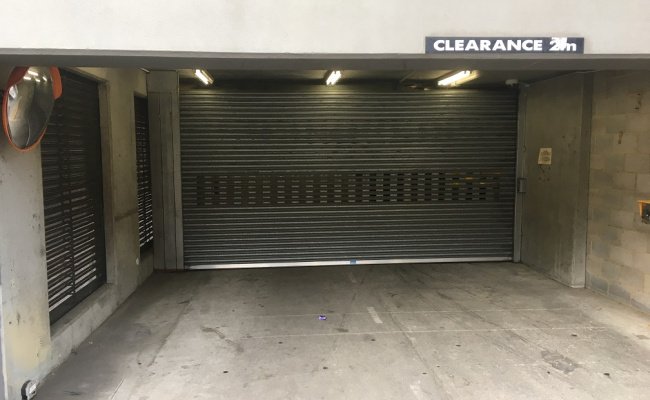Melbourne - Secure Parking near Train Stations